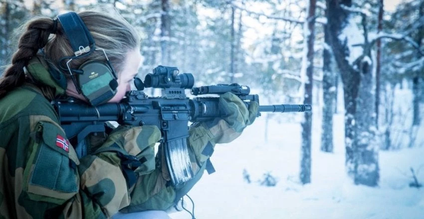 Οι γυναίκες πήραν τα όπλα! Άντρες τρέξτε να σωθείτε – Eικόνες